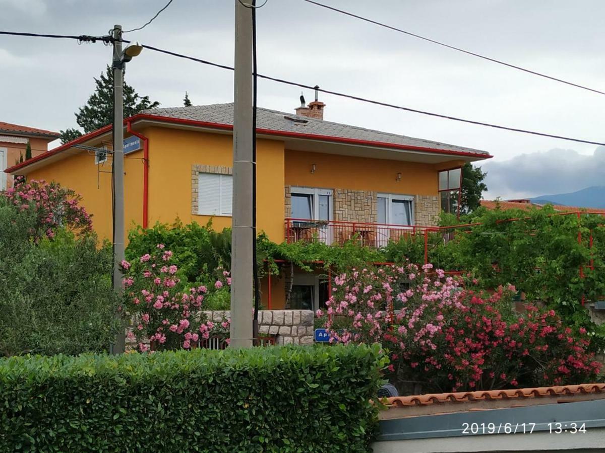 Apartments Maricic 200 Meters From The Beach Novi Vinodolski Dış mekan fotoğraf