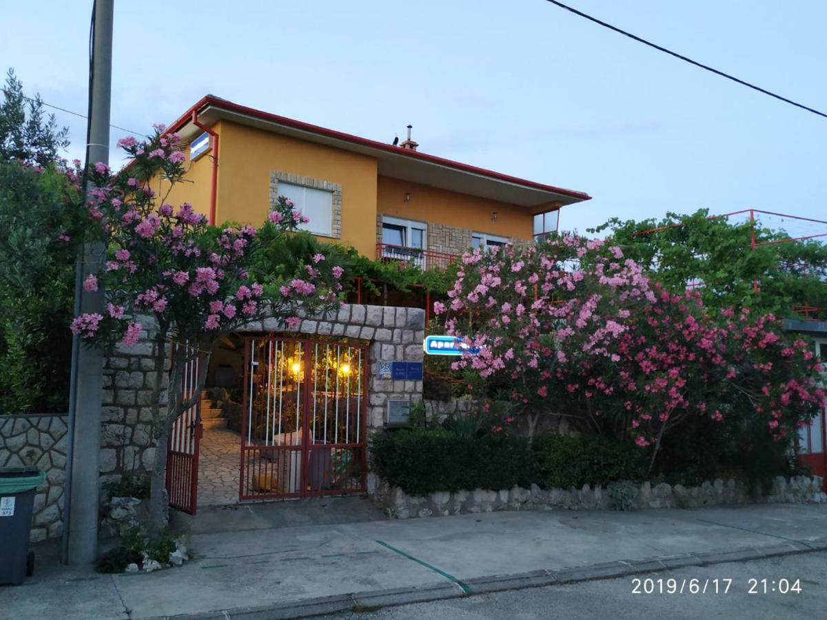 Apartments Maricic 200 Meters From The Beach Novi Vinodolski Dış mekan fotoğraf